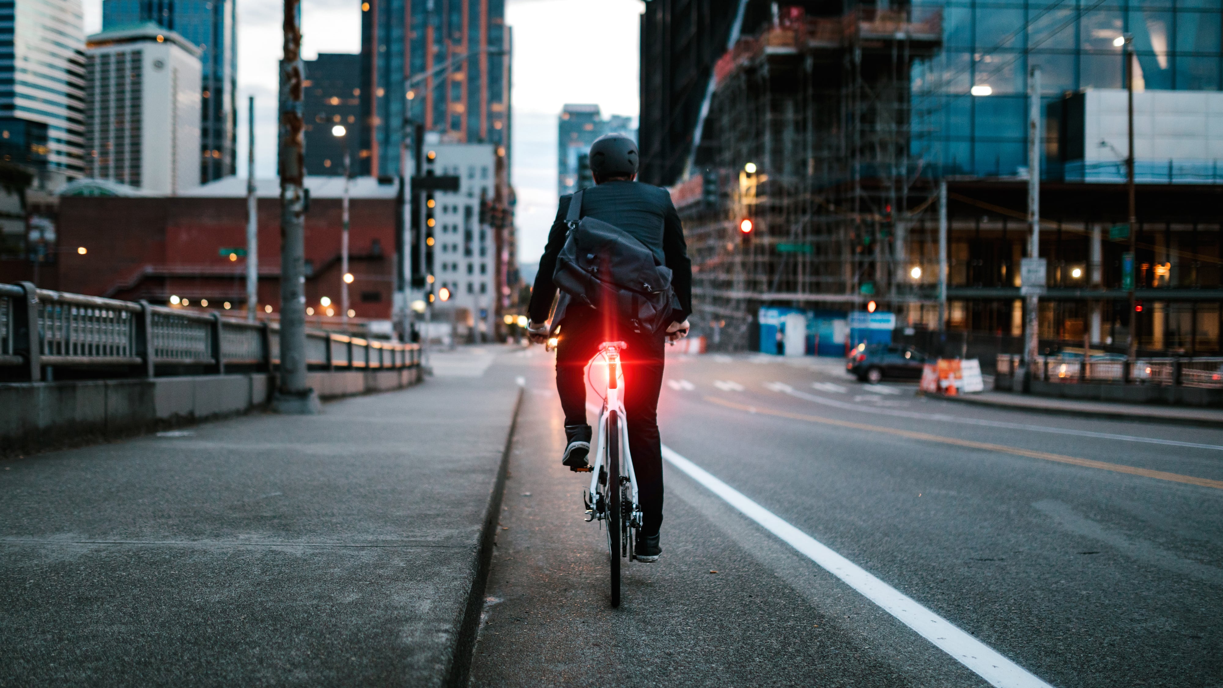 Retrovisor digital para bicicletas Ride Safety System RS 1000: ciclismo más seguro en la ciudad gracias a la inteligencia artificial